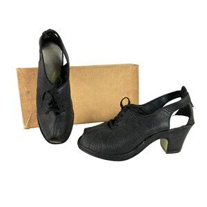 4.5 Tiny NOS New 40s 1940s Pleasure Walker Shoes